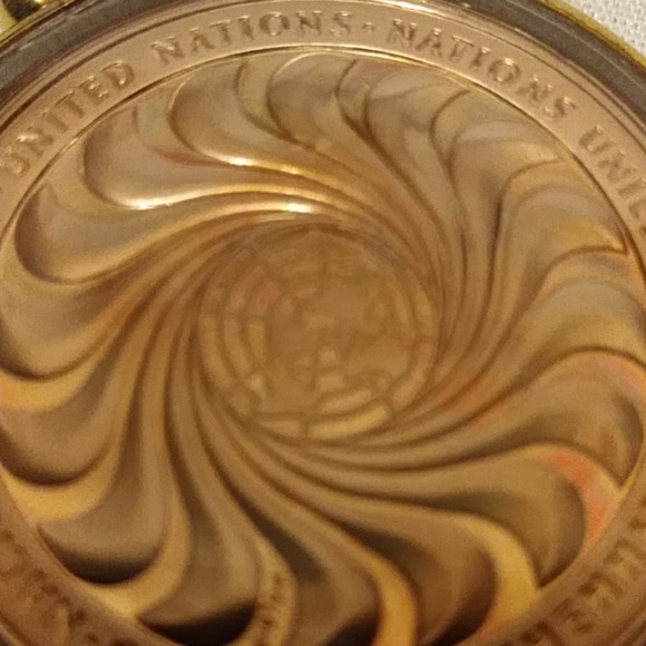 United Nations 1970 Youth for Peace Necklace - Picture 7 of 7